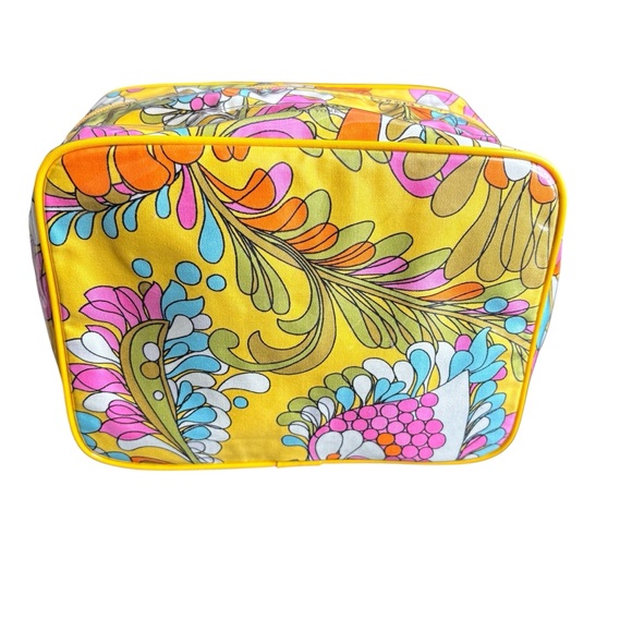 **SOLD**Kate Spade Makeup Bag - Picture 7 of 13